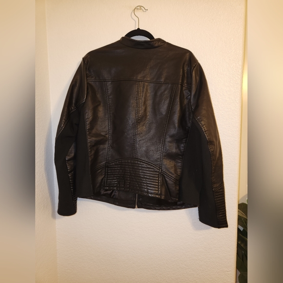 Torrid Faux Leather Collarless Moto Jacket Size 2 - Picture 3 of 8